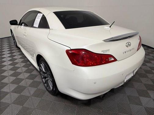 2015 INFINITI Q60 IPL Base