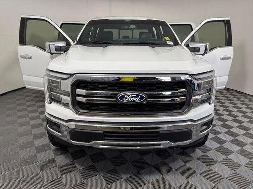 Oxford White 2025 Ford F-150 Lariat