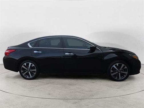 2016 Nissan Altima 2.5 SR