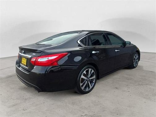 2016 Nissan Altima 2.5 SR