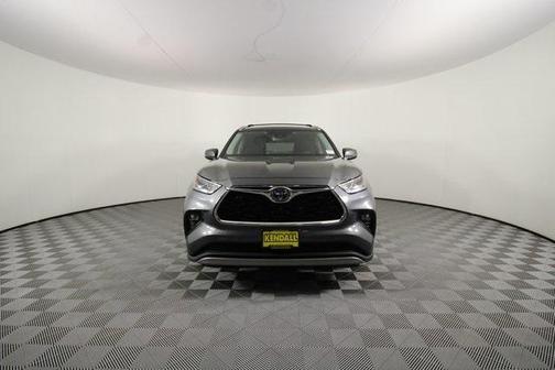 2022 Toyota Highlander Hybrid Platinum