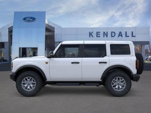 Oxford White 2025 Ford Bronco Badlands