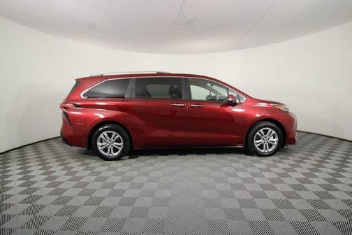 2024 Toyota Sienna Platinum 7 Passenger