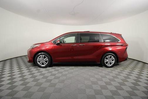 2024 Toyota Sienna Platinum 7 Passenger