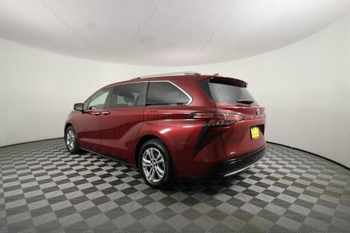 2024 Toyota Sienna Platinum 7 Passenger