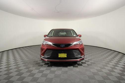 2024 Toyota Sienna Platinum 7 Passenger