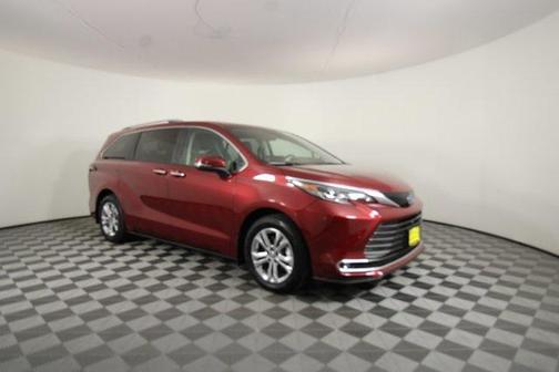 2024 Toyota Sienna Platinum 7 Passenger