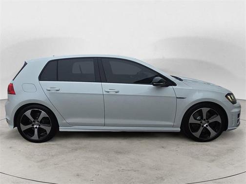 2017 Volkswagen Golf R 4-Door