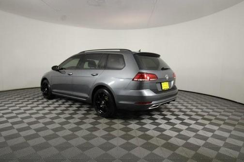 2018 Volkswagen Golf SportWagen TSI S