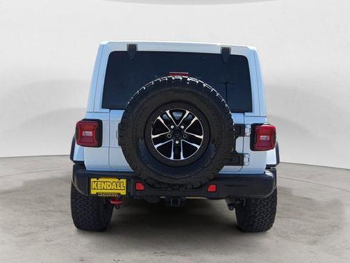 Bright White Clearcoat 2024 Jeep Wrangler Rubicon