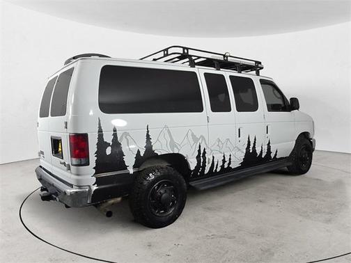 2013 Ford E350 Super Duty XLT