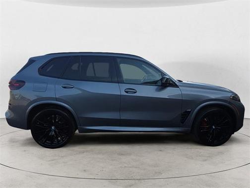 2024 BMW X5 M60i