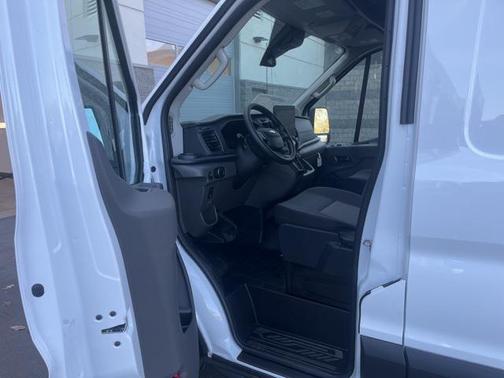 2026 Ford Transit-250 148 WB Medium Roof Cargo