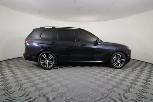 2024 BMW X7 M60i