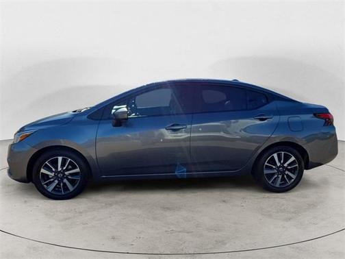 2021 Nissan Versa 1.6 SV