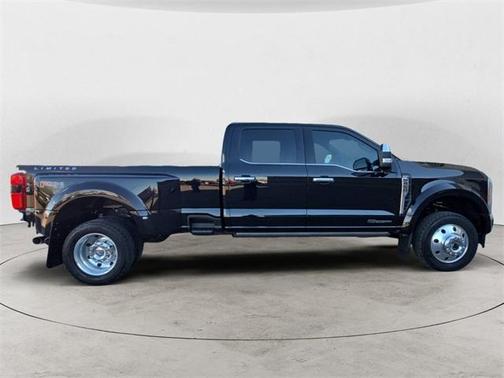 2023 Ford F-450 Lariat