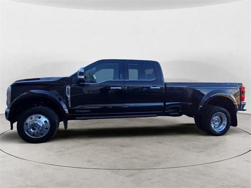 2023 Ford F-450 Lariat