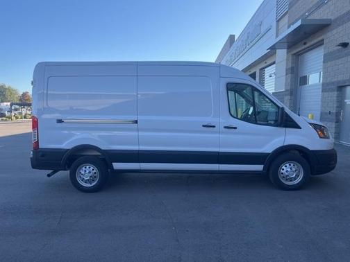 2026 Ford Transit-250 148 WB Medium Roof Cargo