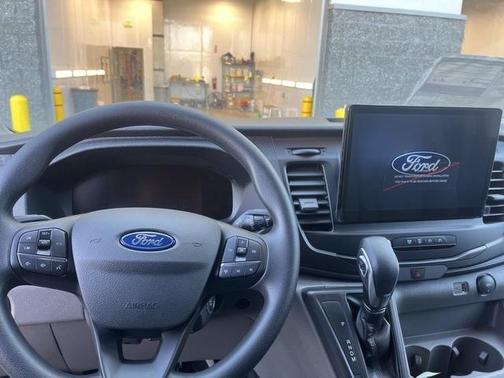2026 Ford Transit-250 148 WB Medium Roof Cargo