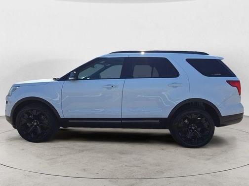 Oxford White 2019 Ford Explorer XLT
