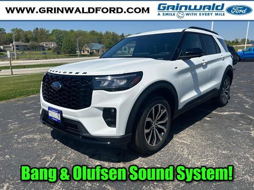 Star White Metallic Tri-Coat 2026 Ford Explorer ST-Line