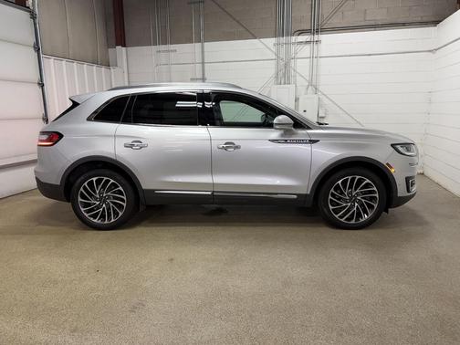 Ingot Silver Metallic 2019 Lincoln Nautilus Reserve