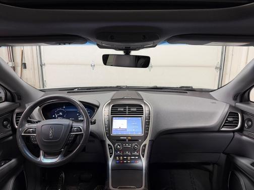 Ingot Silver Metallic 2019 Lincoln Nautilus Reserve