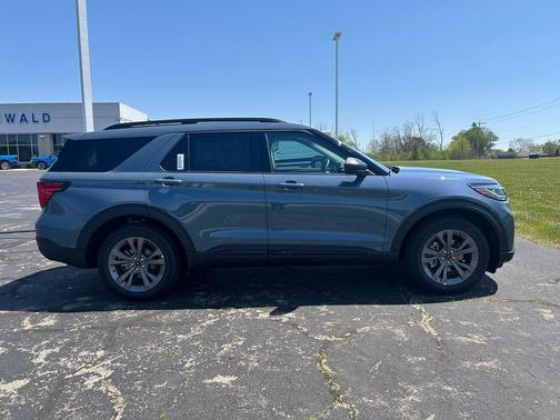 Vapor Blue Metallic 2026 Ford Explorer Active w/200A Pkg