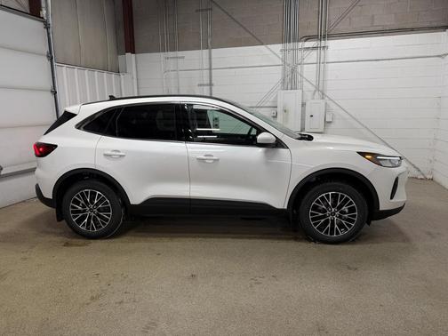 2026 Ford Escape PHEV Base