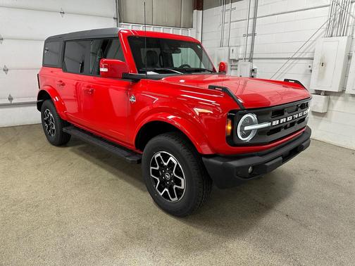 2024 Ford Bronco Outer Banks