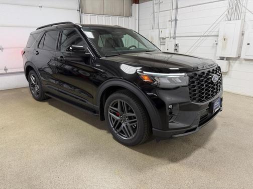 Agate Black Metallic 2025 Ford Explorer ST-Line