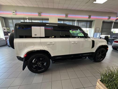 2022 Land Rover Defender 110 X-Dynamic HSE