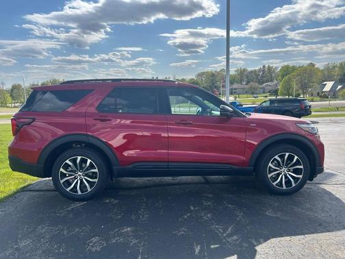 Rapid Red Metallic Tinted Clearcoat 2026 Ford Explorer ST-Line
