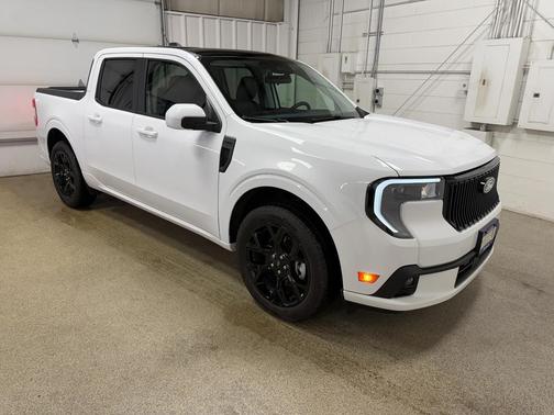 2025 Ford Maverick Lobo Standard