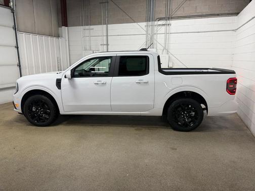 2025 Ford Maverick Lobo Standard