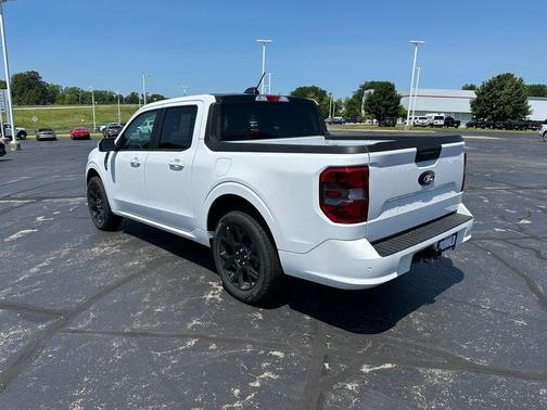 2025 Ford Maverick Lobo Standard