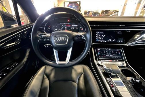 2025 Audi Q7 55 Premium Plus
