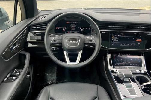 2025 Audi Q7 55 Premium Plus