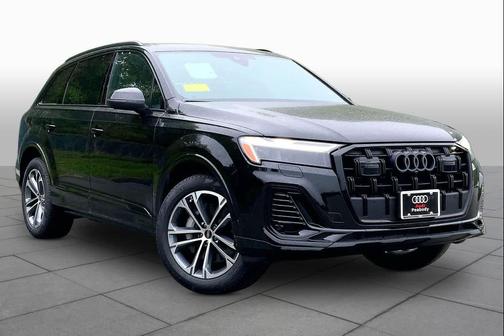 Mythos Black me 2026 Audi Q7 45 Premium