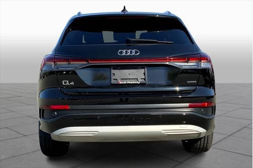 2022 Audi e-tron Premium Plus