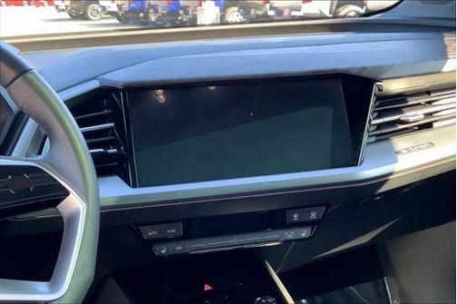 2022 Audi e-tron Premium Plus