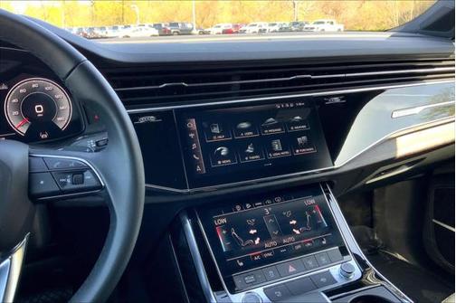 2024 Audi Q7 45 Premium Plus