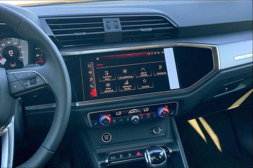 2025 Audi Q3 Premium 45 TFSI S line quattro Tiptronic
