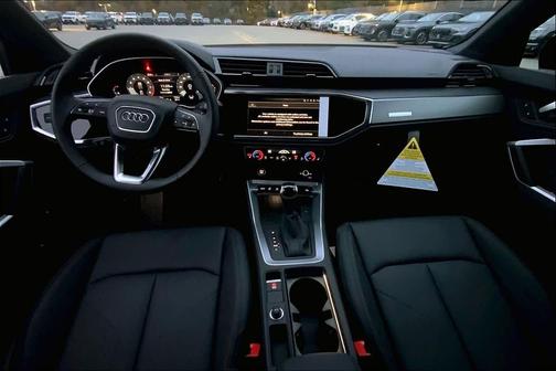 2025 Audi Q3 Premium 45 TFSI S line quattro Tiptronic
