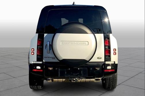 2023 Land Rover Defender 130 X-Dynamic SE