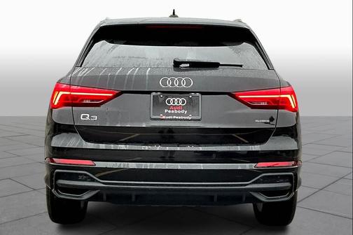 2025 Audi Q3 Premium 45 TFSI S line quattro Tiptronic