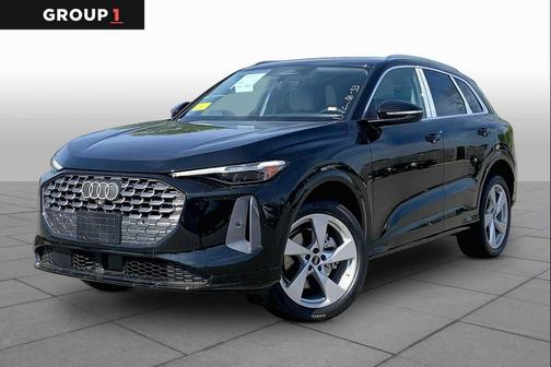 Mythos Black me 2026 Audi Q5 Premium Plus TFSI quattro S tronic