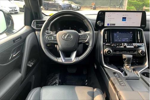 2025 Lexus LX 600 Luxury