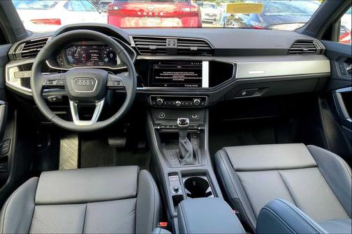 2025 Audi Q3 Premium 45 TFSI S line quattro Tiptronic