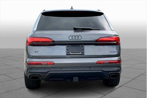 2025 Audi Q7 55 Premium Plus